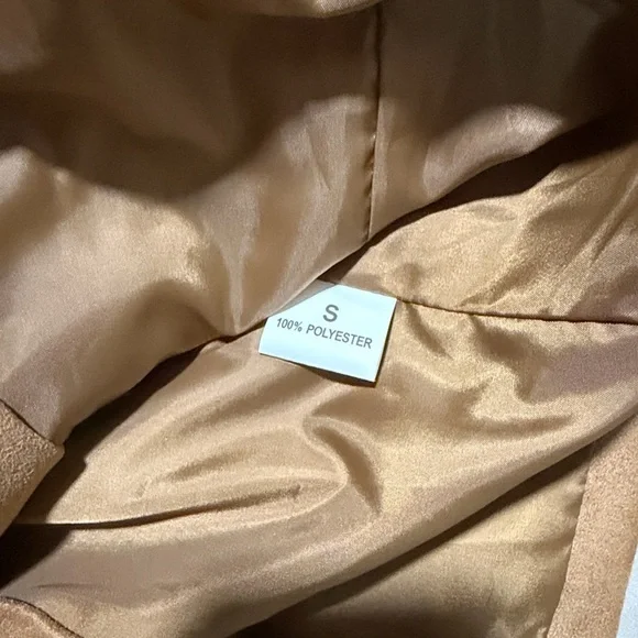 Women’s Tan Suede Moto Jacket - Stylish Zip Front - Picture 4 of 4